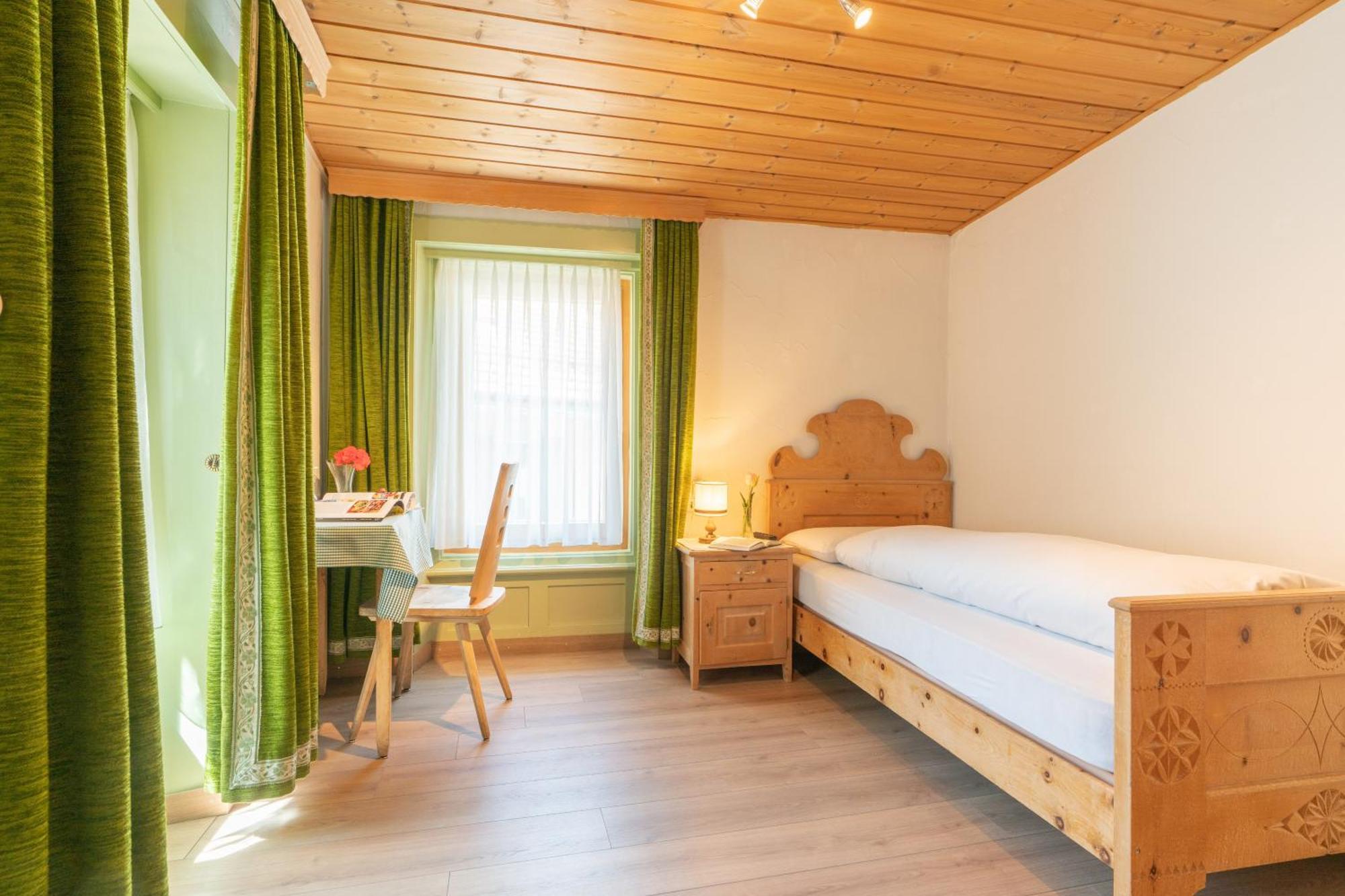 Hotel Alpina 策尔内茨 外观 照片